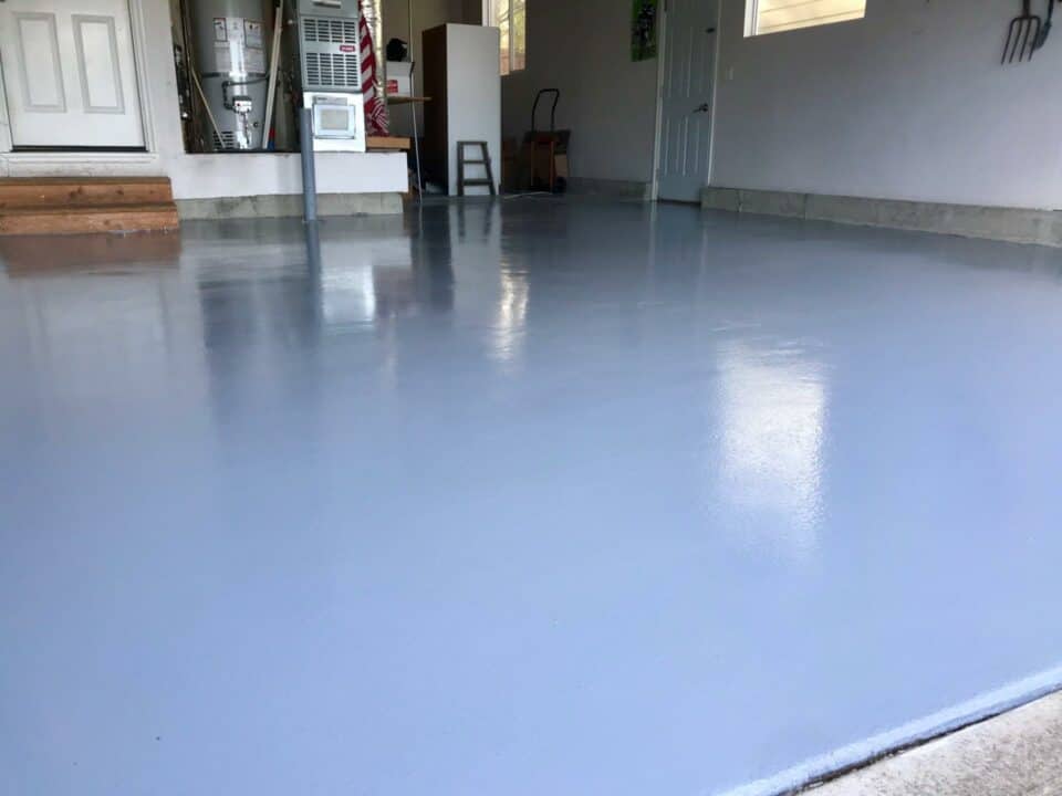 Decorative flake epoxy floor