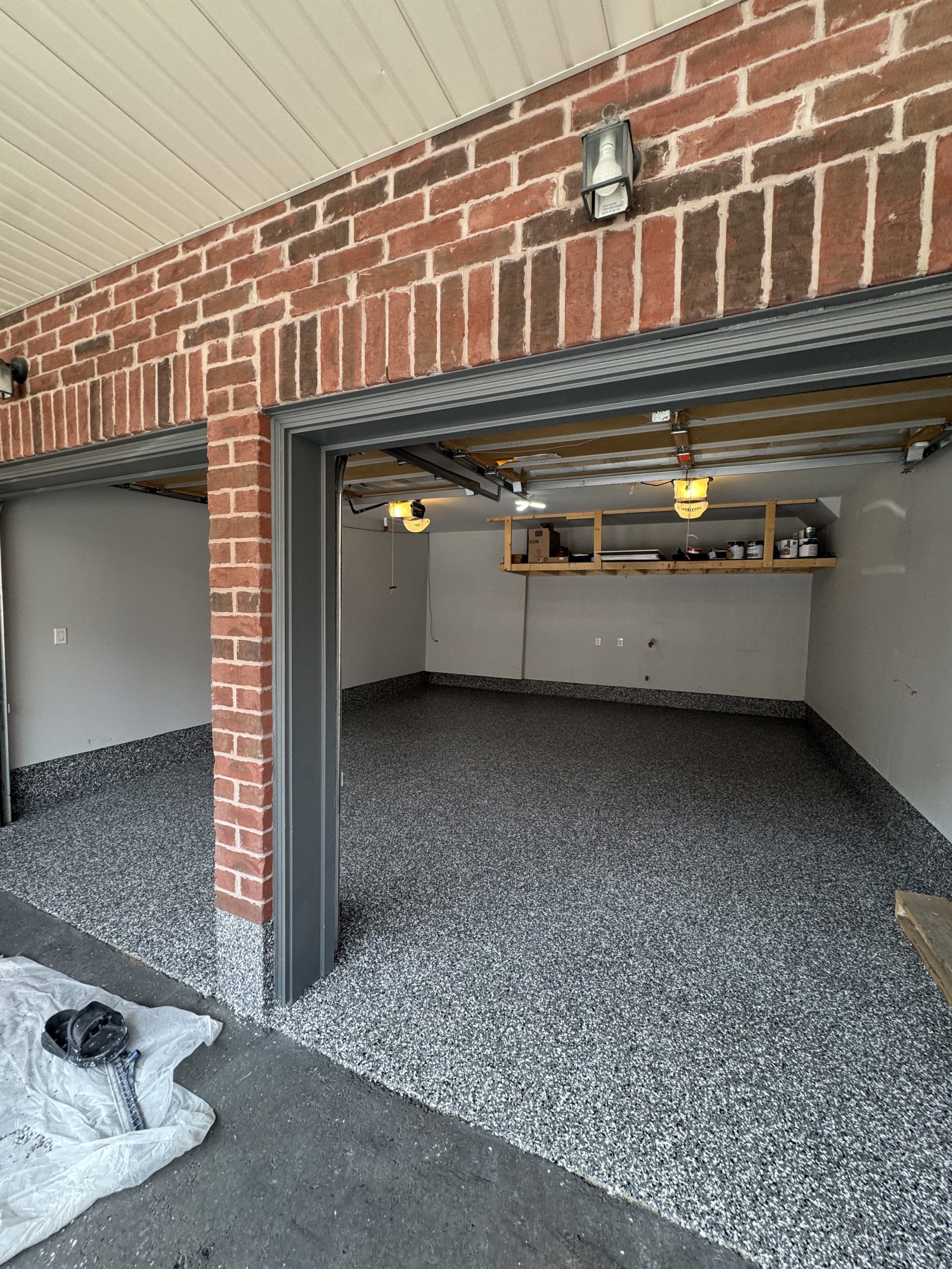 Garage epoxy flooring with glossy finish
